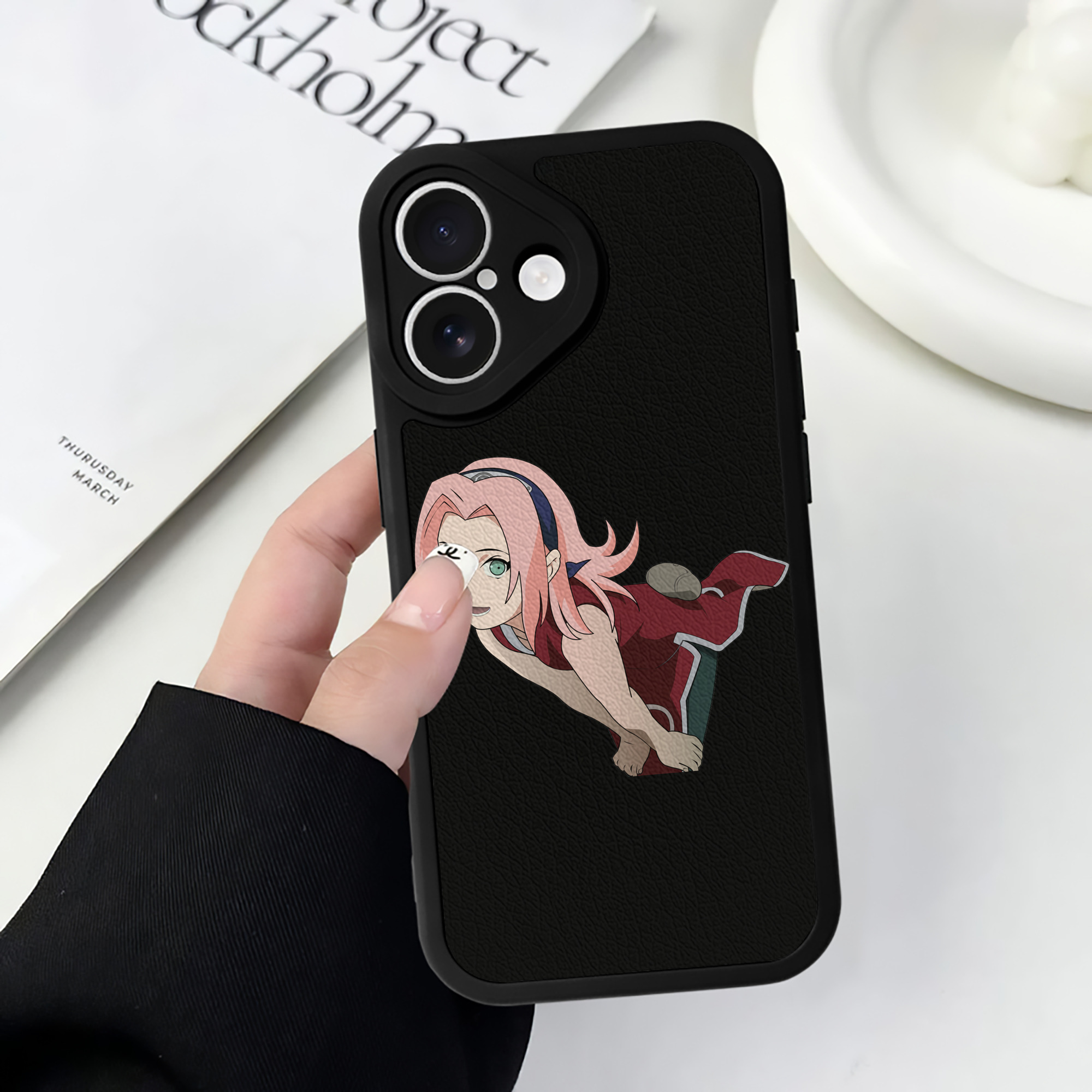 （画像用） NARUTO -ナルト- 春野サクラ Haruno Sakura 【iPhone 16シリーズ対応】シリコンスマホケース（レザー調） 材質：シリコン